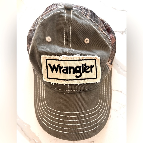 VINTAGE CAMO WRANGLER SNAP BACK HAT - Picture 1 of 2